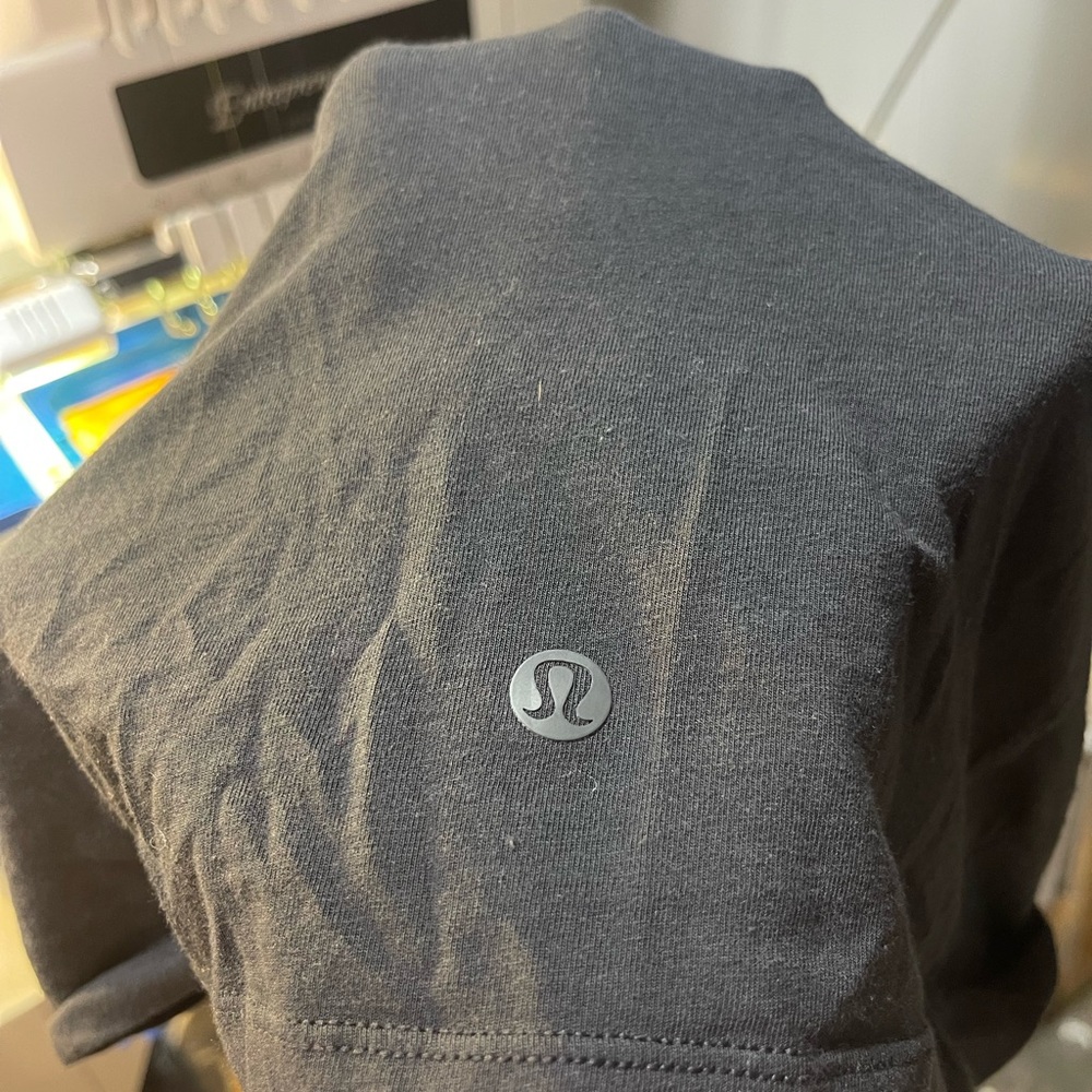 lululemon athletica charcoal black Long Sleeve Tee